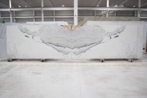 Lee más sobre el artículo BLANCO EN TENDENCIA: PIEDRAS NATURALES INSPIRADAS EN EL COLOR DEL AÑO 2026