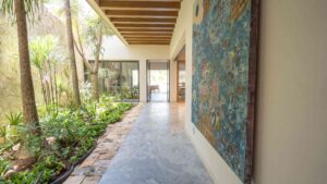 Lee más sobre el artículo PISOS PARA PASILLOS: EL RECORRIDO QUE TAMBIÉN MERECE DISEÑO